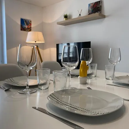Les Cosy De - Mister Charles Sous Les Toits, Place Du Marche 4* Apartment *