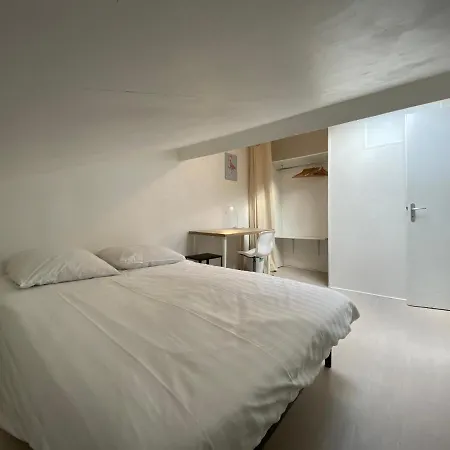 Apartment Les Cosy De - Mister Charles Sous Les Toits, Place Du Marche 4* Nancy