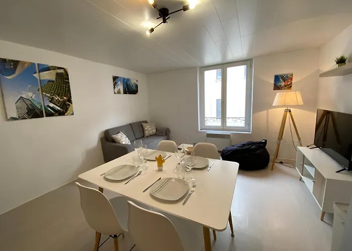 Les Cosy De - Mister Charles Sous Les Toits, Place Du Marche 4* * Nancy